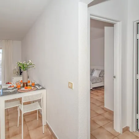 Patricie With Heated Pool Apartment *