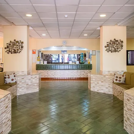 Patricie With Heated Pool