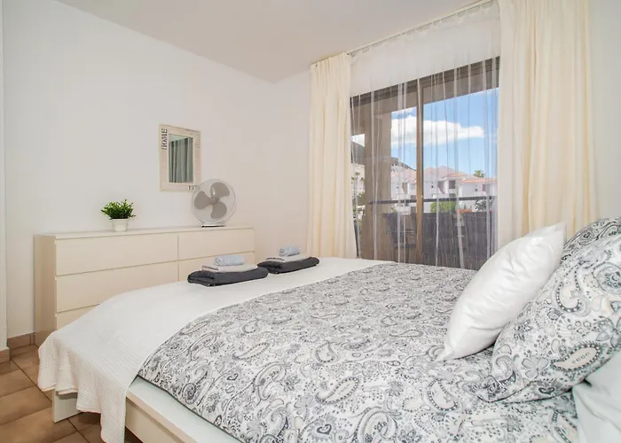 Apartment Patricie With Heated Pool Los Cristianos (Tenerife)